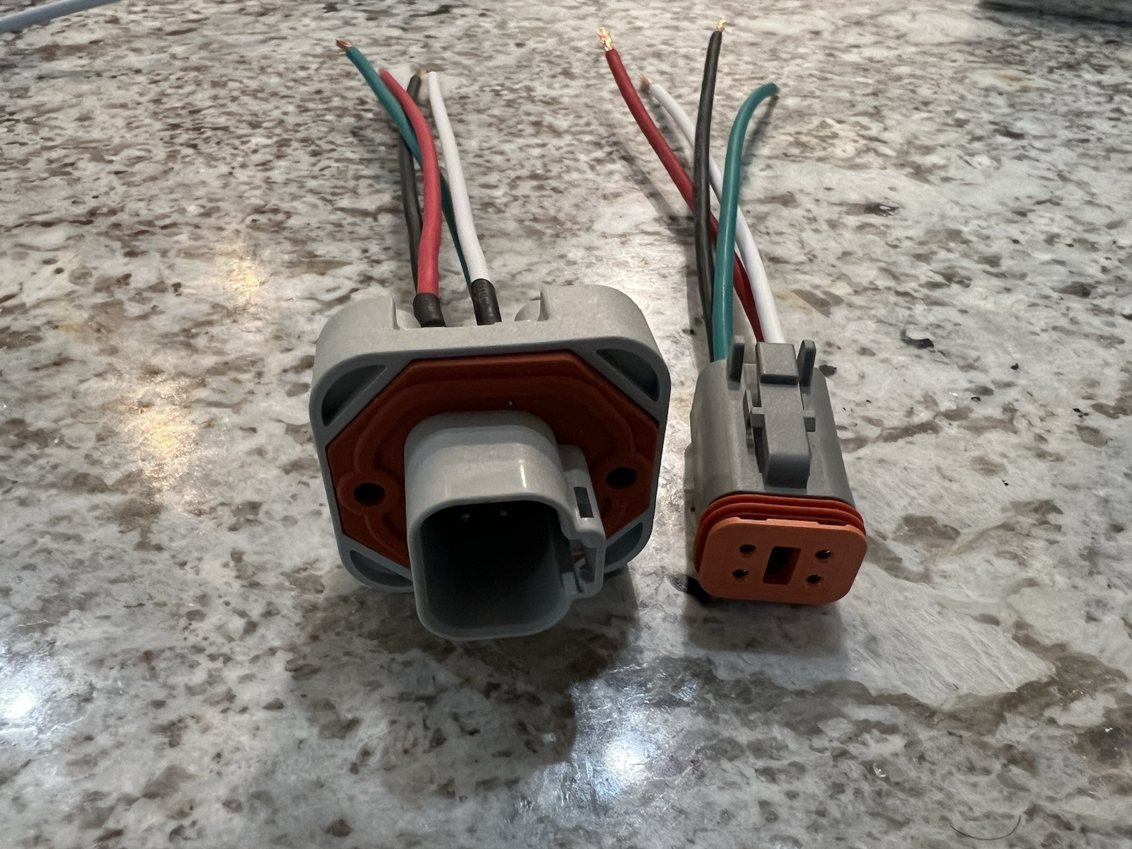 14 AWG Gray Assembled Deutsch 4 Pin flanged waterproof connector Black-red