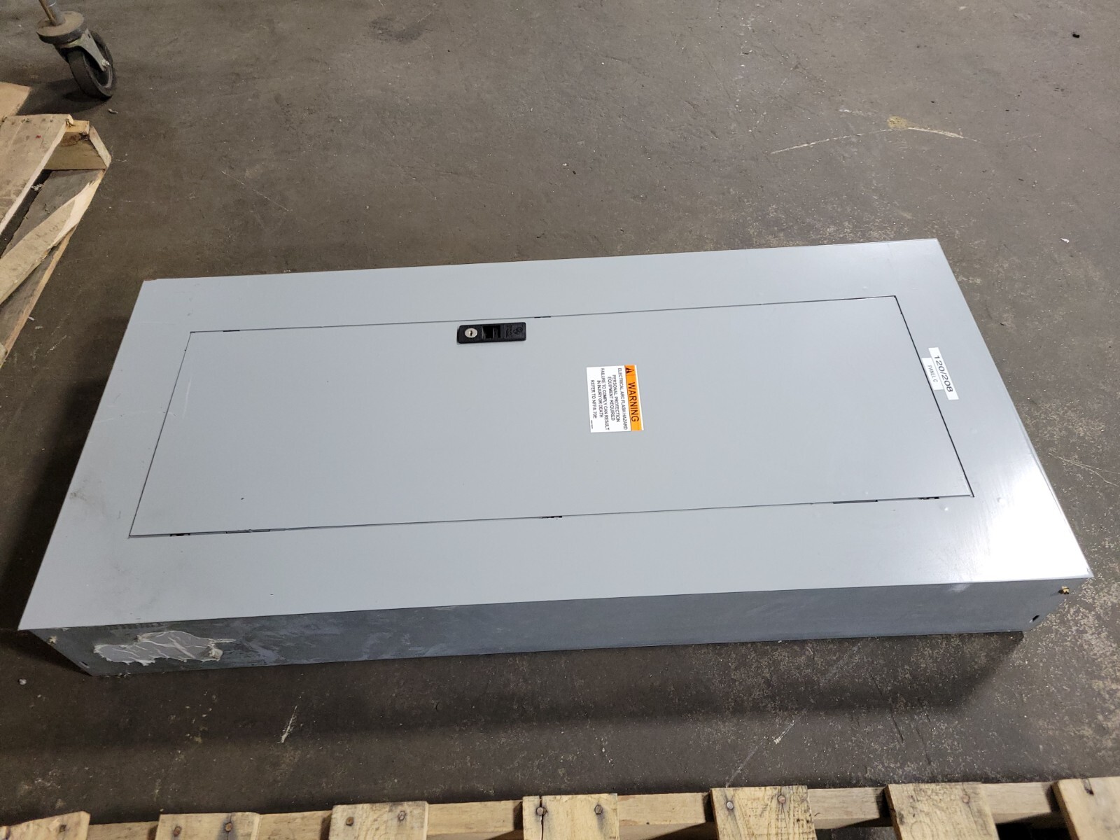 GE AQF3422MBX AXB7 A Series II Panelboard A Series II Panelboard 225 A 208Y/120V