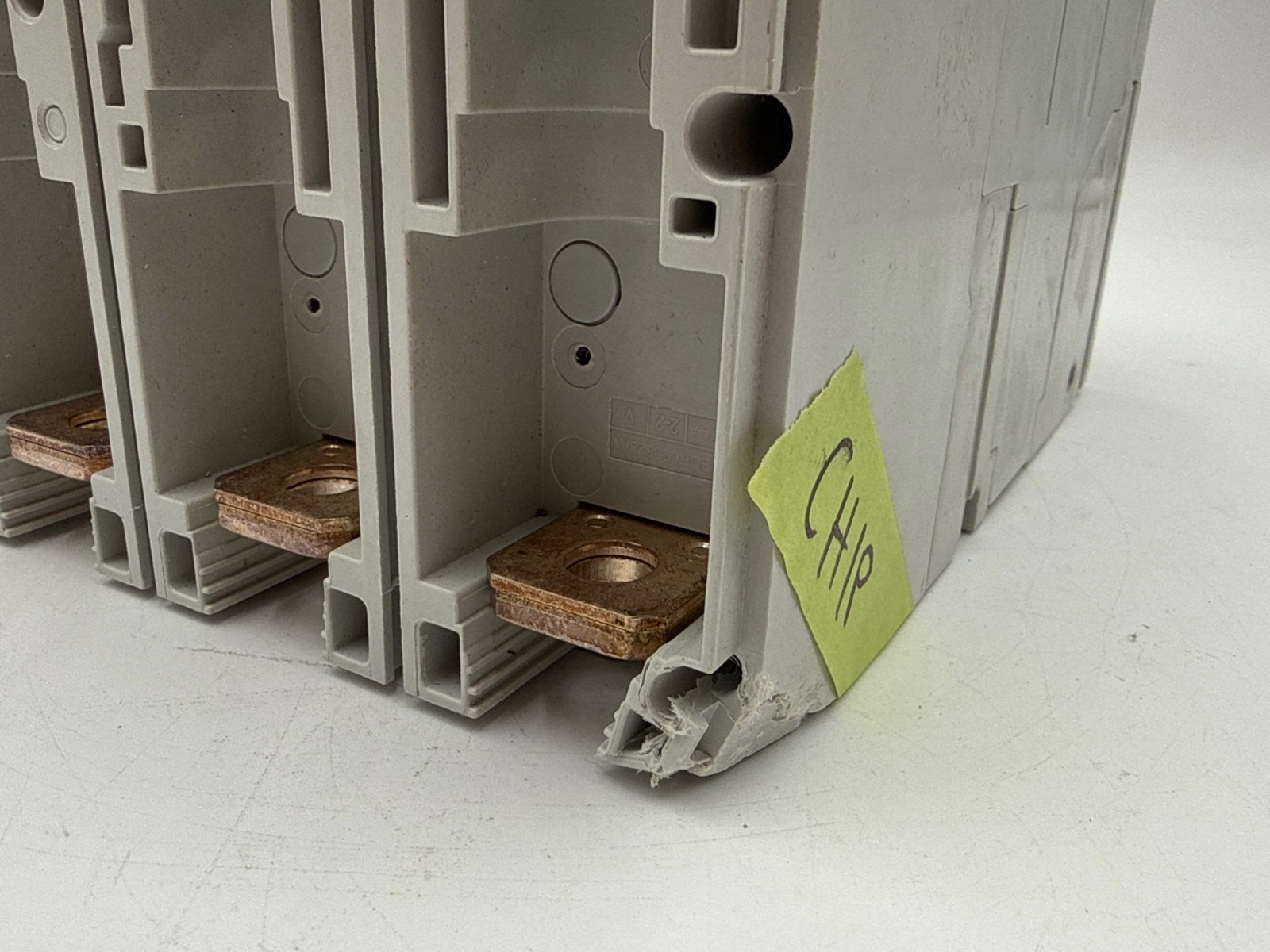 ABB XT5NU330ABFF000XXX Circuit Breaker 300A 3P 600V tmax XT5N 400 300 Amp 3 Pole