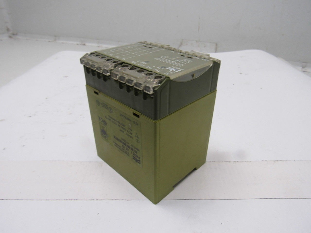 Pilz PNOZ 1 3S/1O ID Nr. 475695 E-Stop Safety Gate Relay 24VDC