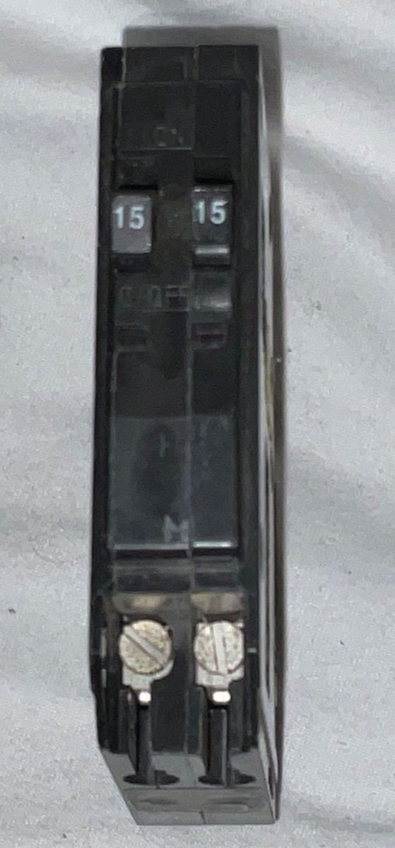 Square D QO 15 2 Pole Amp 120/240V Circuit Breaker Type QO