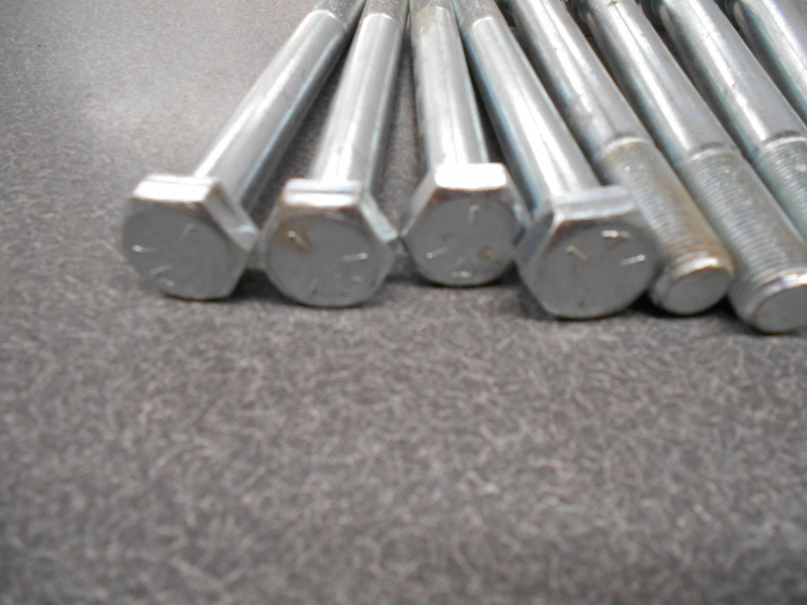5/8″ x 6.00″ Bolt. (Quantity 8) Grade 5 Capscrew Hex Head Bolt. Fine #18. NOS