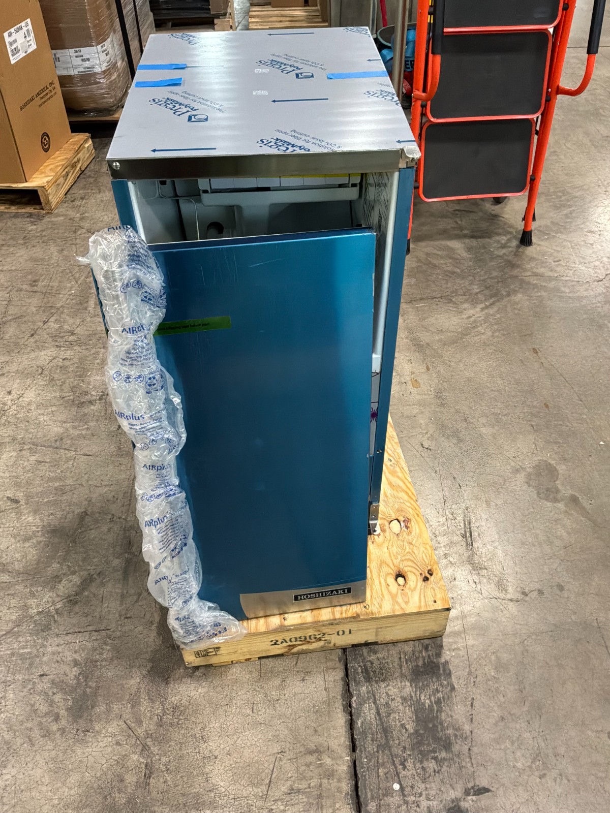 |5081| Hoshizaki AM-50BAK 14 7/8″W Top Hat Undercounter Ice Machine – 54 lbs/day