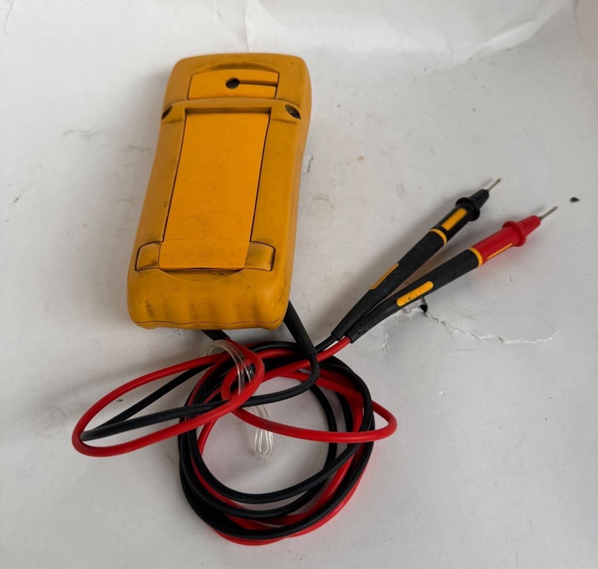 Fluke 21 Series II Auto-Ranging CAT III Handheld Digital Multimeter 750V 10A