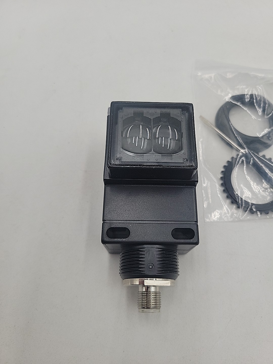 Eaton 1351E-6547 Photoelectric Sensor Enhanced 50 Series Diffuse 10ft 10-40VDC