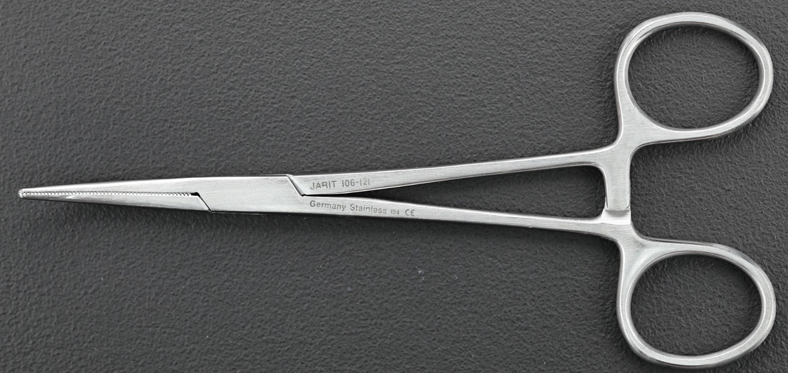Jarit 106-121 Crile Artery Forceps, Curved, Serrated, 145mm (5.75″)