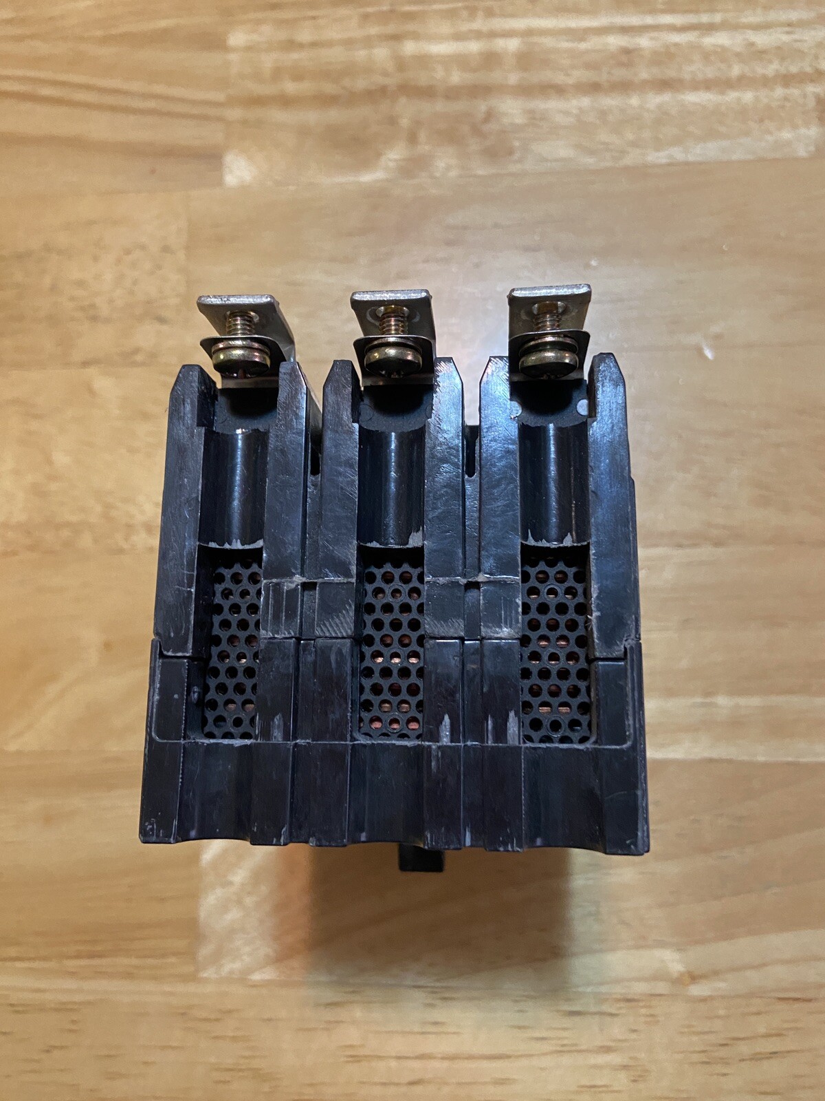 GE TEY340 TEY M02 340 3 Pole 40A 277/480 TEY Bolt On Circuit Breaker