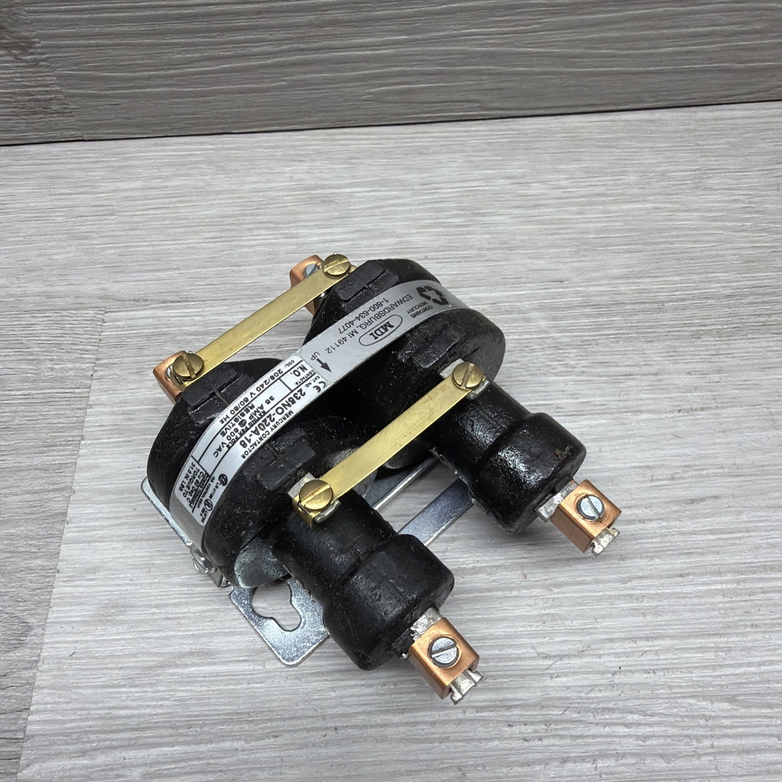 MDI 235NO-220A-18 Mercury Contactor, 2-Pole 35 Amp @ 600V, 208/240VAC Coil