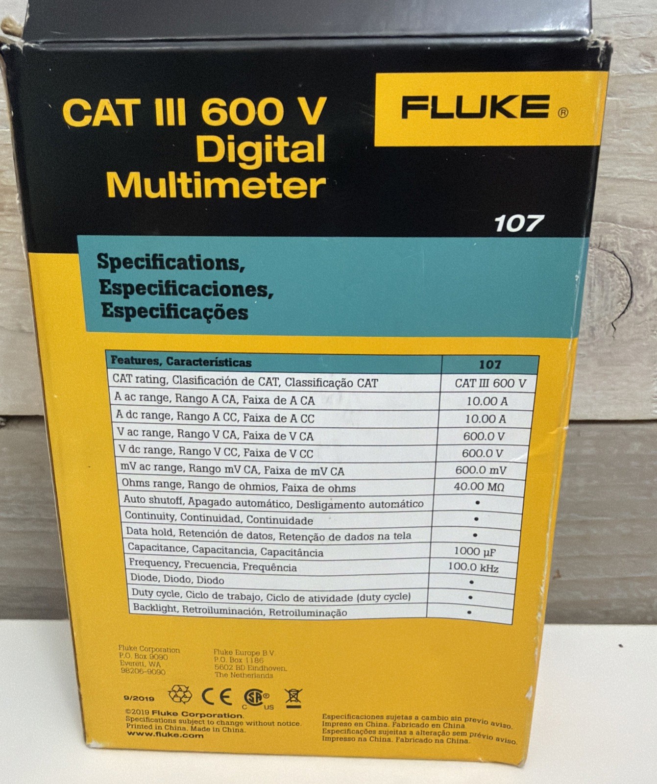 FLUKE 107 Handheld Digital Multimeter CAT III 600 V AC/DC Current NEW