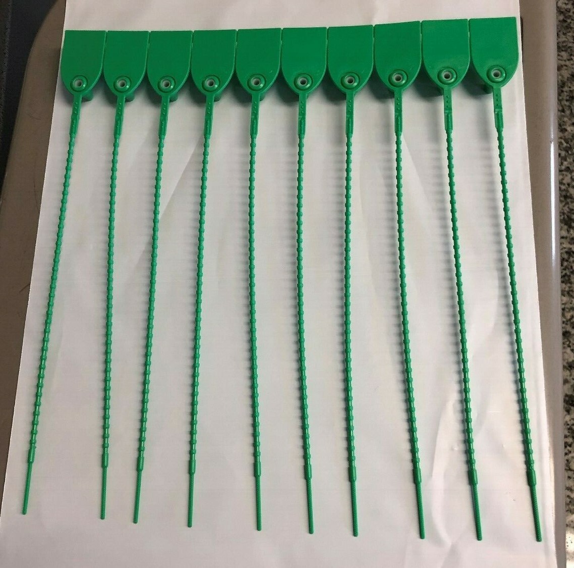 TYDENBROOKS 32011125-02 TUG-TIGHT REG FLAG 12 INCH PLAIN LASER GREEN 1000 PCS