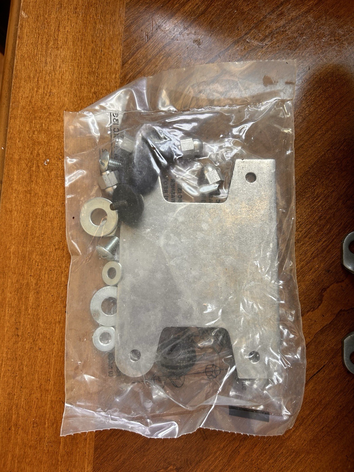 Gast 0522-V103-G18DX Oil-Less Rotary Vane Vacuum Pump Compressor 1/4 HP W/ Box