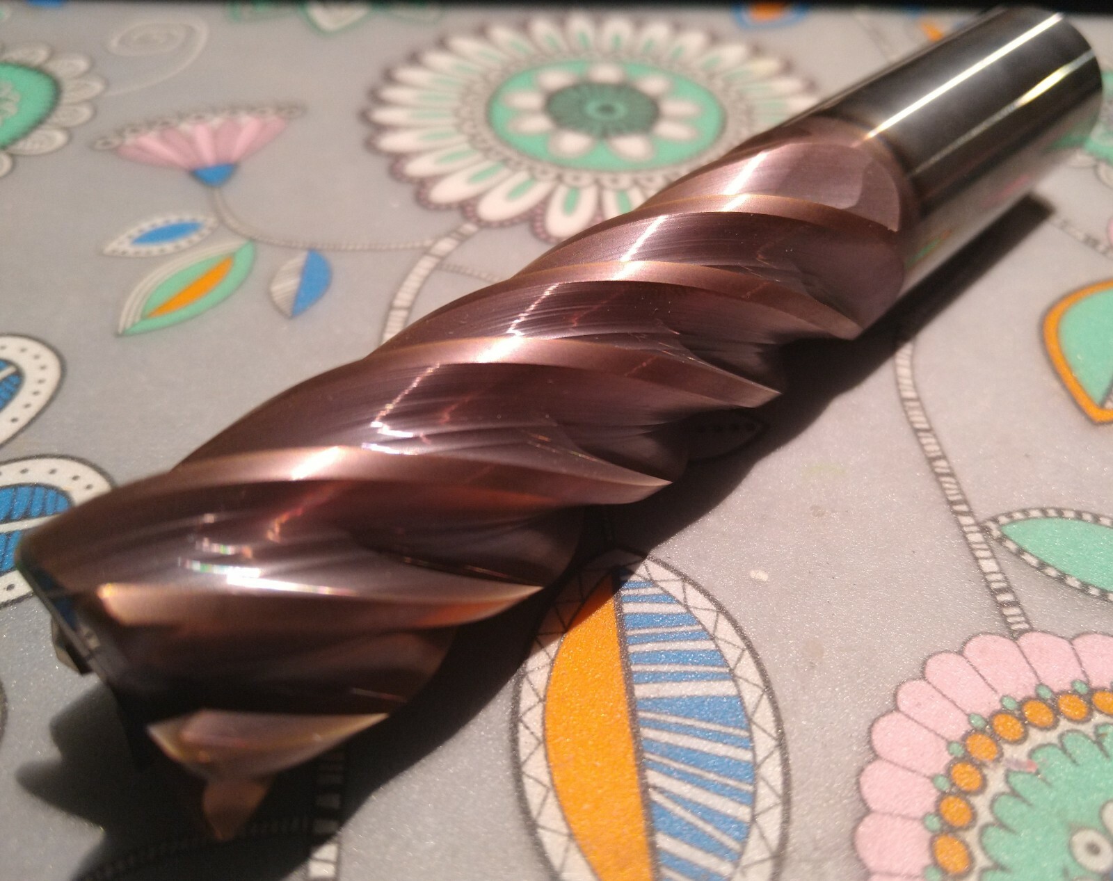 Seco JS720250D3R200.0Z6-HXT solid end mill 25 mm dia 6 flutes titanium