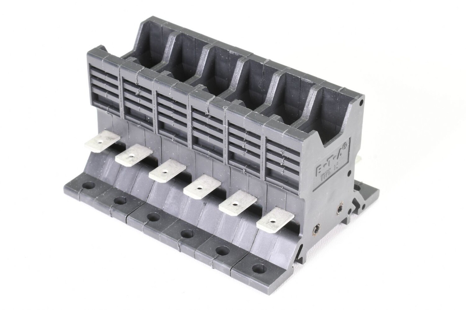 E-T-A 12-P10-60, Type 12, Socket