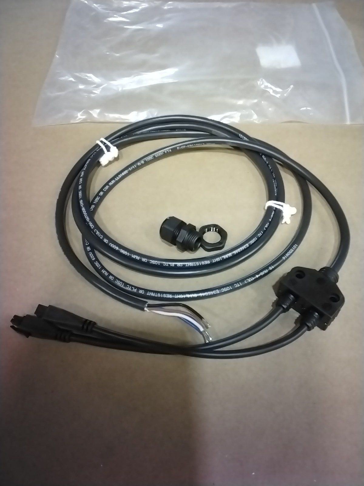 Sick JD4-T2X22000CKIT1 Cable Assembly 2X2 Tee W/PG9 Gland 2049936