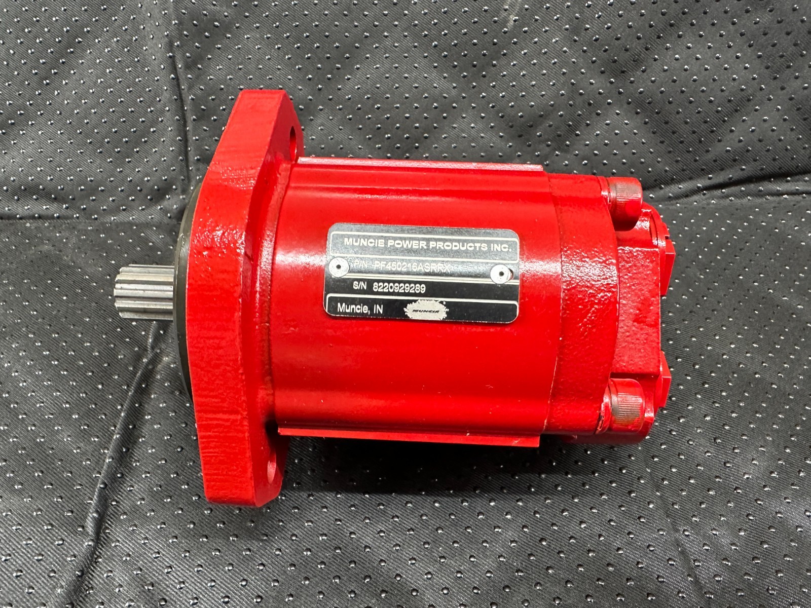 Muncie PF4-502-16ASRR – Gear Pump 11 spline – New in Box
