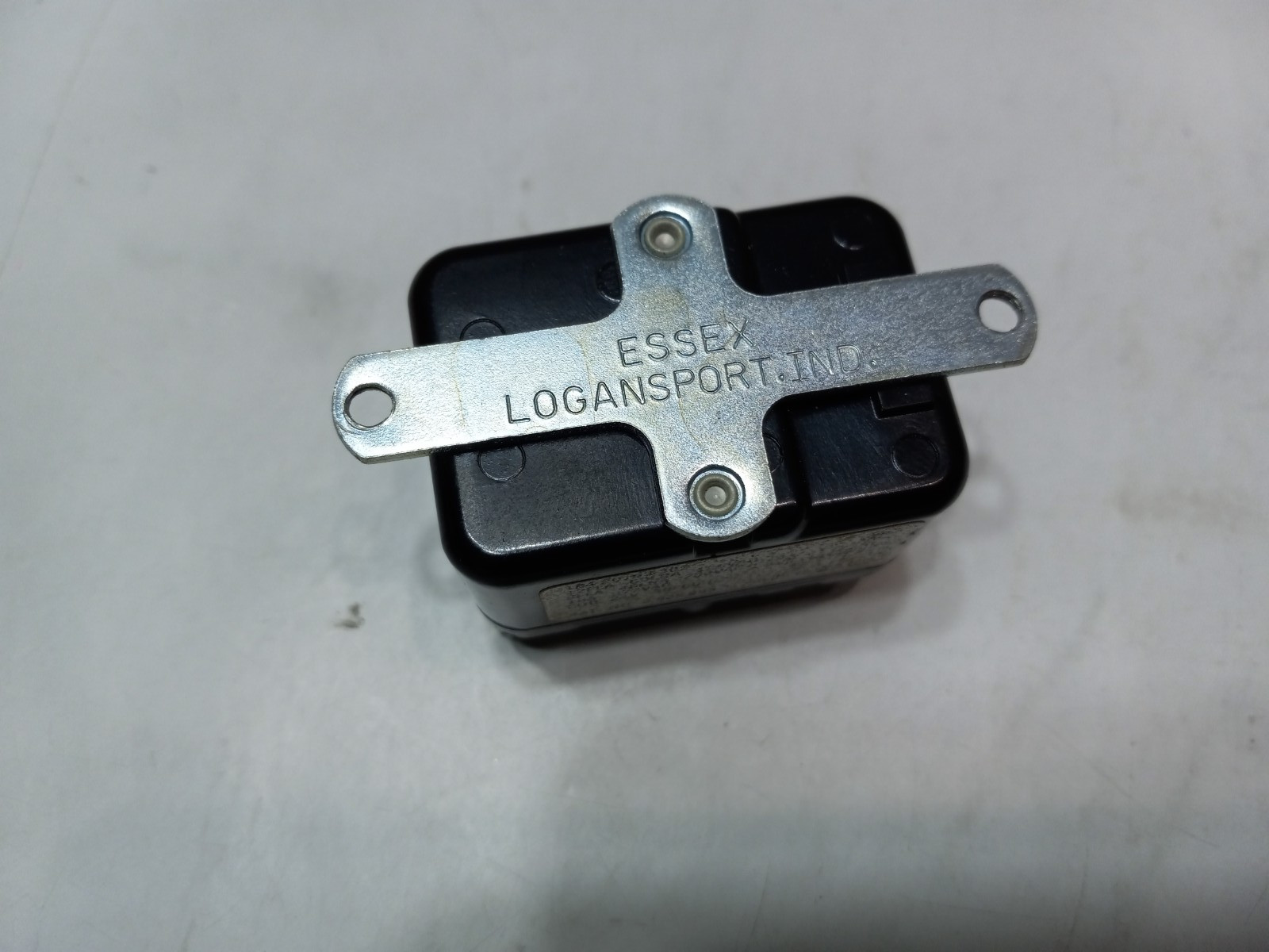 ESSEX 184-20103-301 RELAY 125VAC 250VAC 24 V 5 Pin