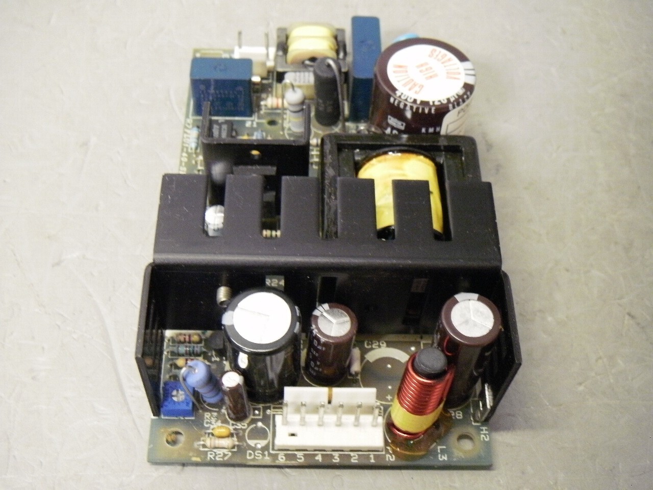 R7FLU1-40-Series 12VDC Power Supply 3.3A Universal Input