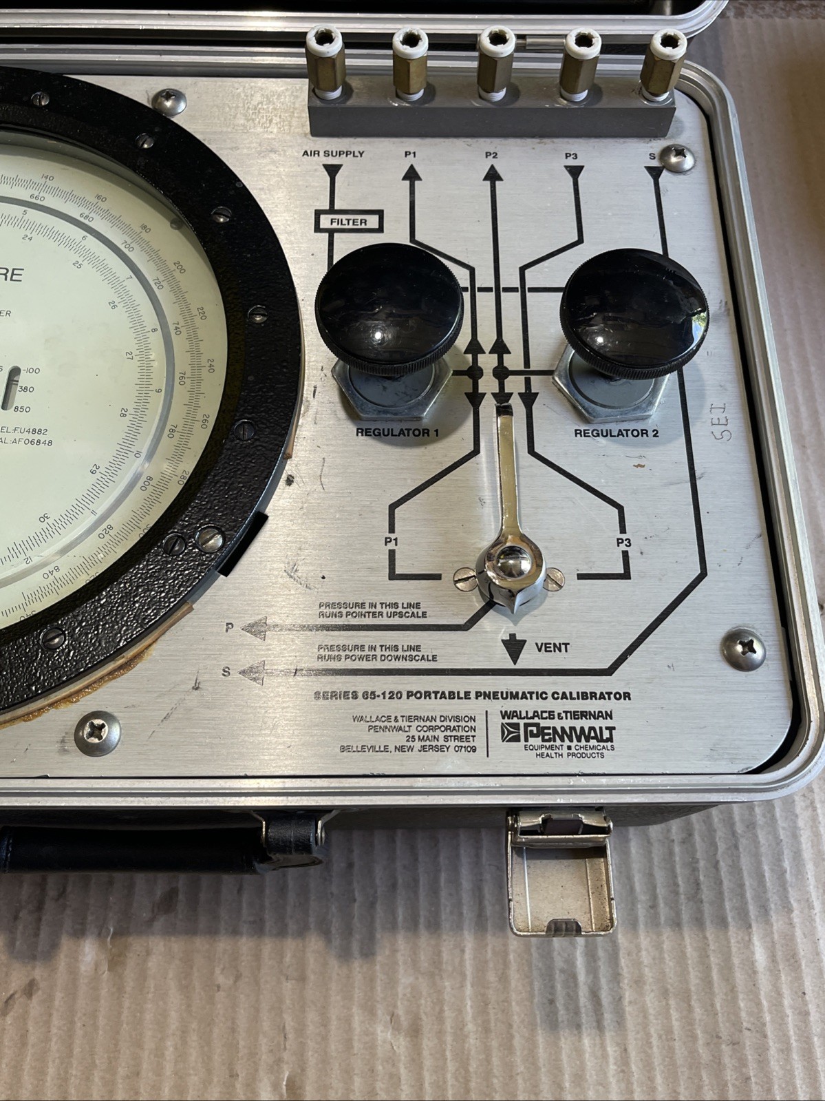 Wallace & Tiernan 65-120 Portable Pneumatic Calibrator Pennwalt Corporation