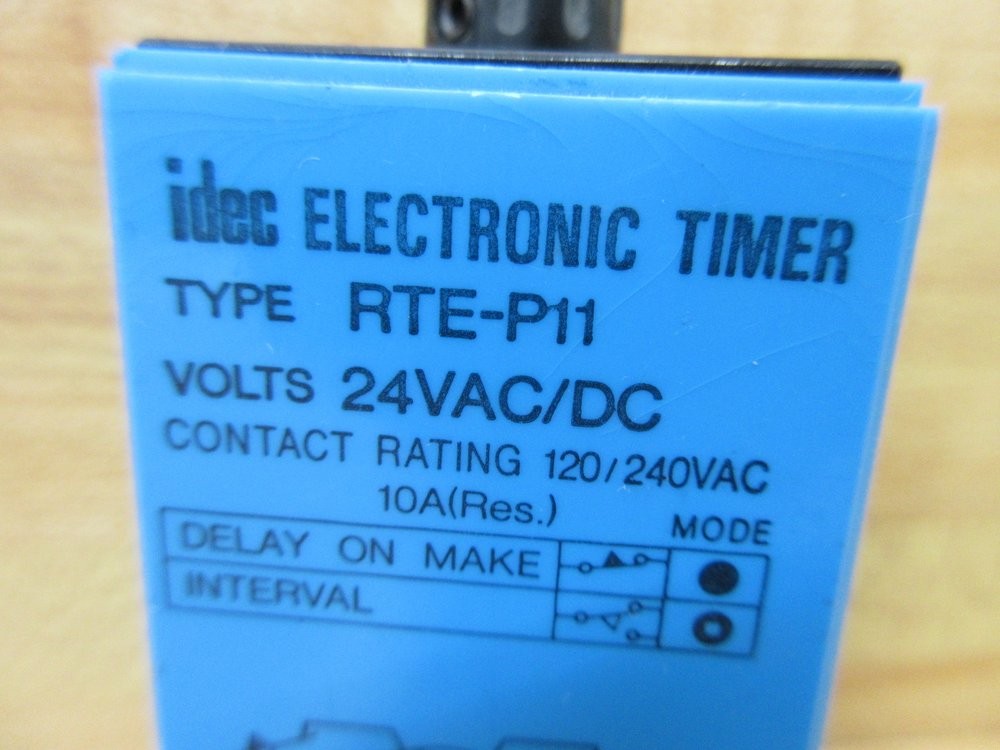 IDEC RTE-P11 Electronic Timer RTEP11 24V, Reversible Face Plate