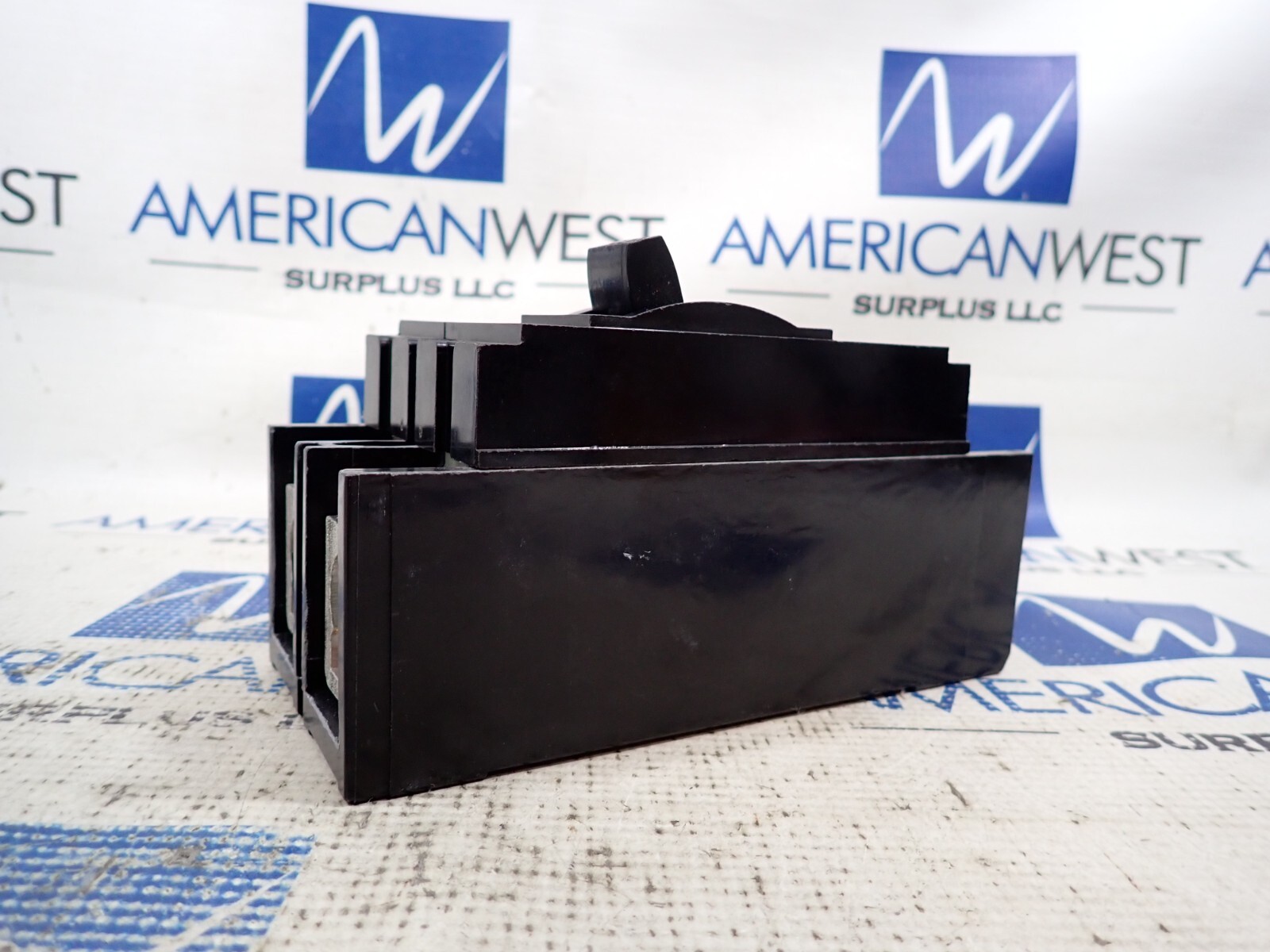 Square D Q2L2200 200 Amp 2 Pole 120/240V Circuit Breaker Tested