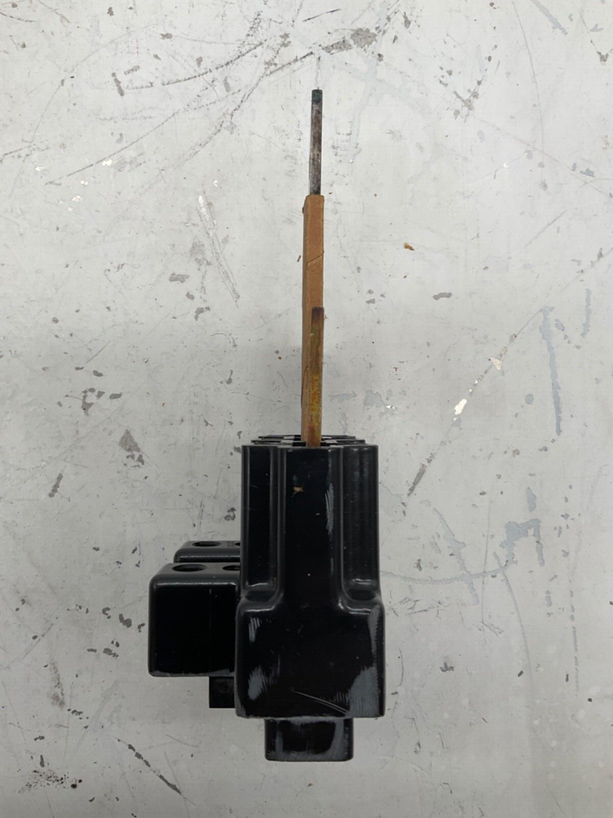 NEW G.E. TE13PD1 PLUG-IN MOUNTING BASE ASSEMBLY 150 A missing breaker side